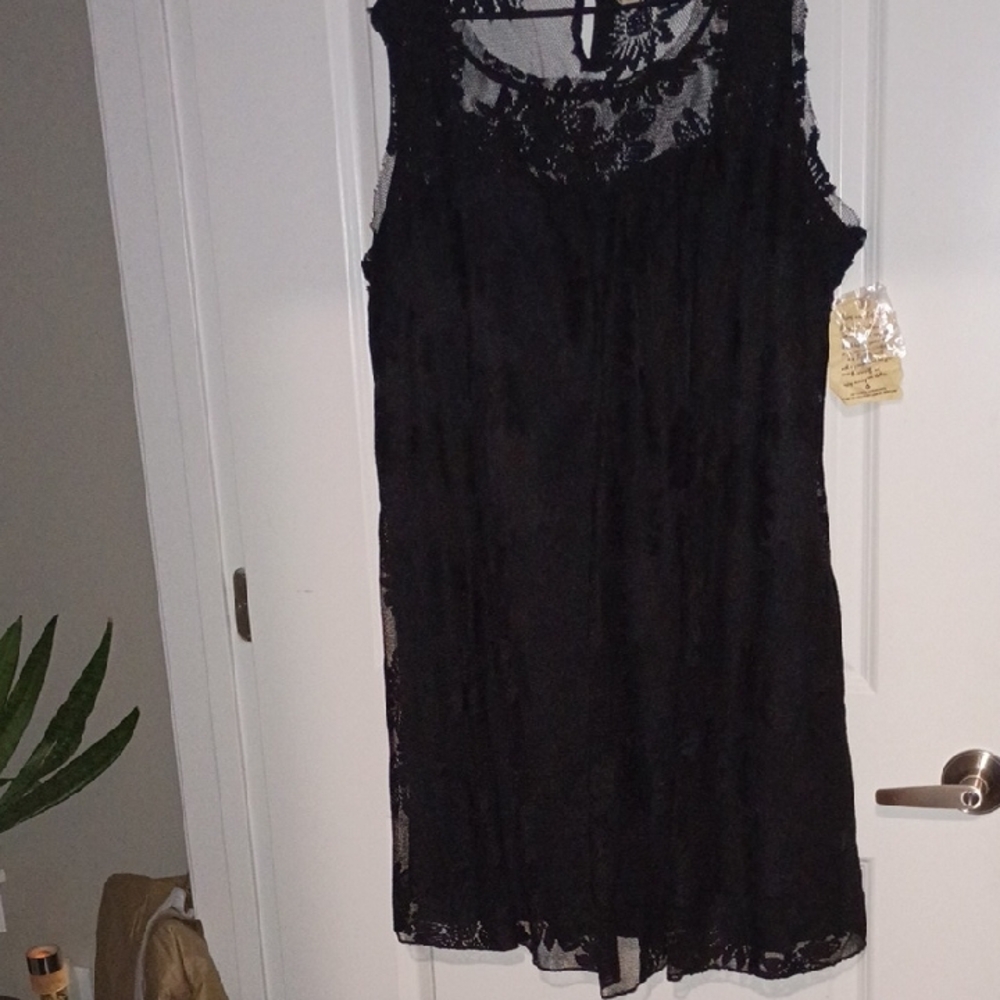 ONE WORLD Black Lace Chemise